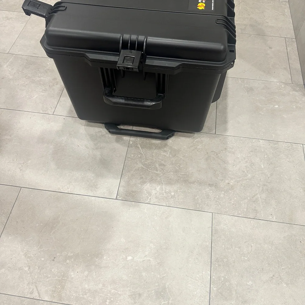 Pelican iM2975 Black Hard Shell Rolling Case with Foam Inserts. New. Never used